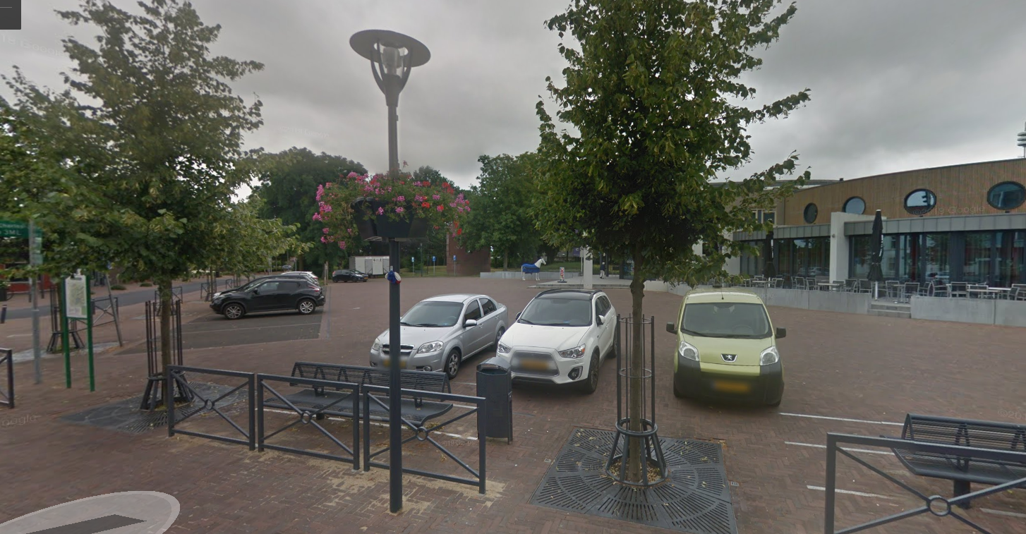 Markt voor oud gemeentehuis in Heythuysen wordt ’s zomers horecaplein